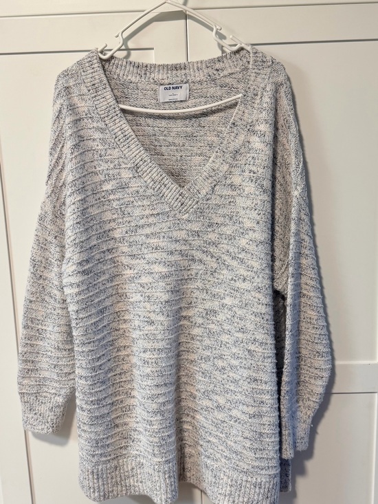 Old Navy Sweaters - Old Navy Oversized 100% Cotton Cream and Blue Marled V-Neck Pullover Sweater